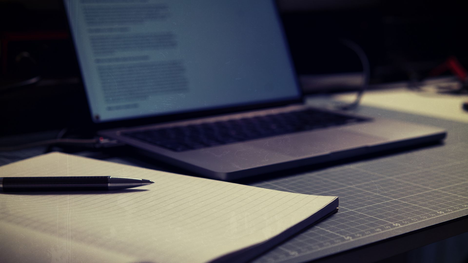 laptop notepad